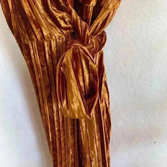 House Of Harlow 1960 x Revovle Pearl Pleated Velvet Wrap Dress\Tunic Party SizeS - Picture 2 of 10